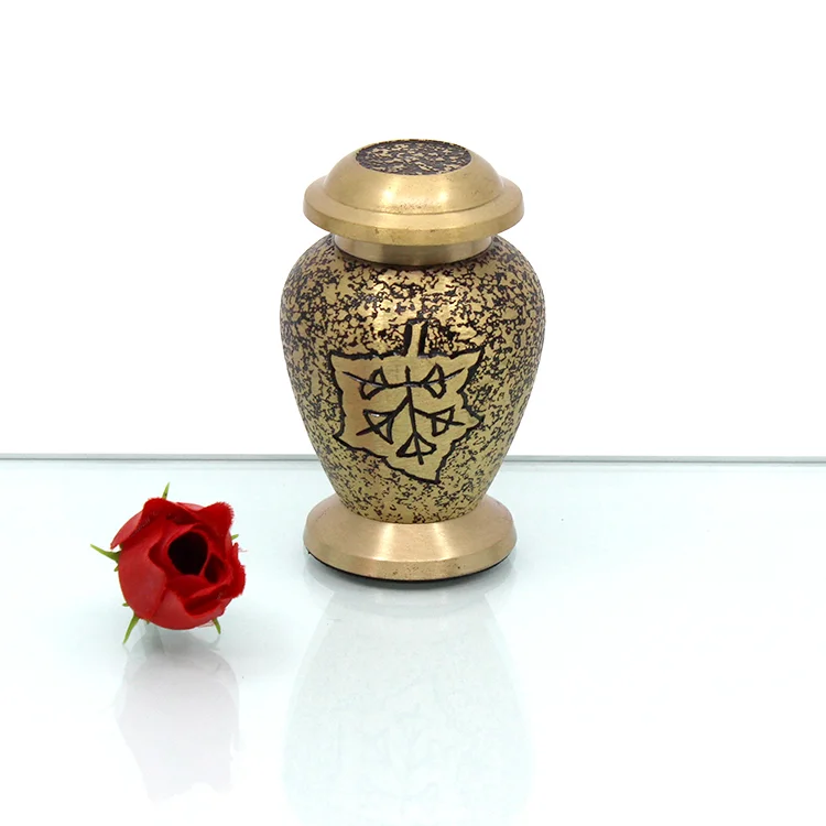 Gold and Black Leaf Etch - Image 3